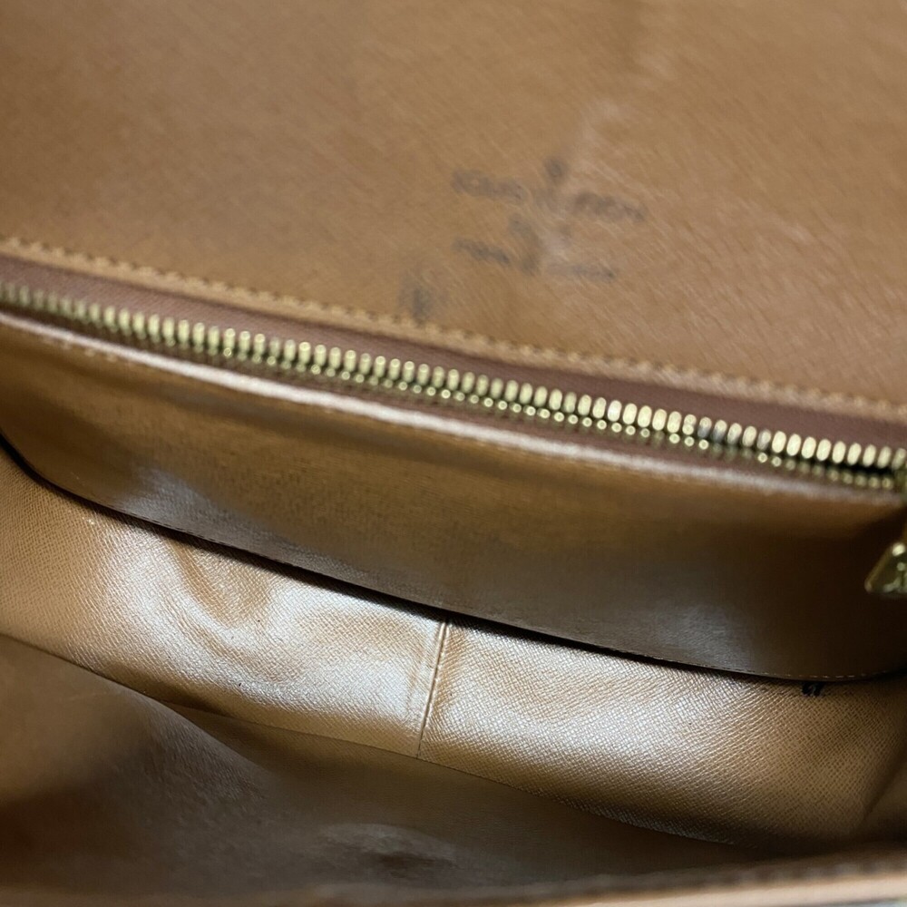 LOUIS VUITTON Brown Monogram Shoulder Bag - Picture 4 of 12
